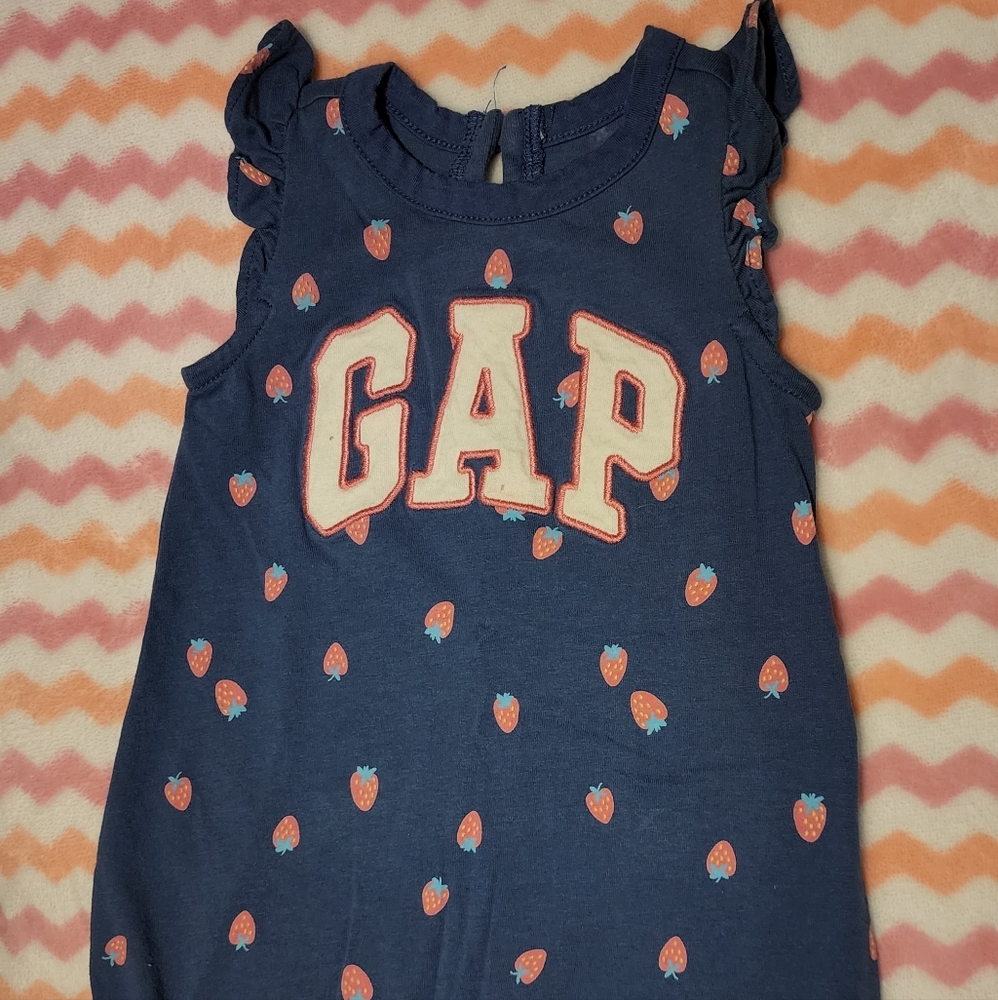 GAP Baby girl bubble short tall romper.